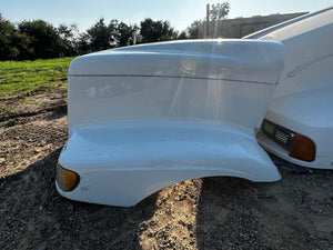 2002 INTERNATIONAL 9100I Hood