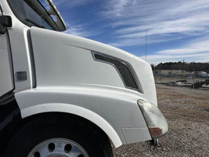 2013 VOLVO VNL Hood