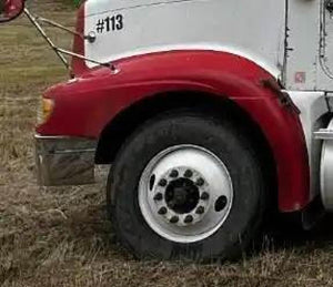 2005 INTERNATIONAL 9400I Tire and Rim
