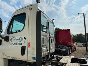 2017 FREIGHTLINER CASCADIA Side Fairing Cab Extender