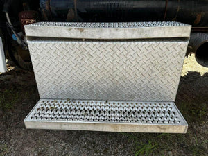 2007 PETERBILT 379 ULTRACAB Battery Box