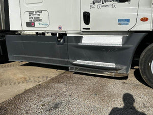 2015 FREIGHTLINER CASCADIA 125 Skirt Chassis Fairing