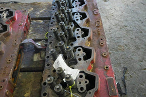  DETROIT  Cylinder Head