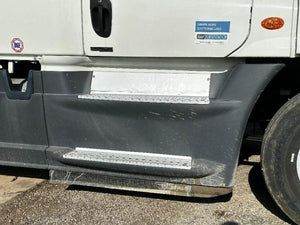 2015 FREIGHTLINER CASCADIA 125 Skirt Chassis Fairing