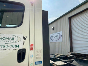 2017 FREIGHTLINER CASCADIA Side Fairing Cab Extender