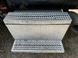 2007 PETERBILT 379 ULTRACAB Battery Box