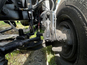 2015 DETROIT DA-F-12.0-3 Front Axle Assembly