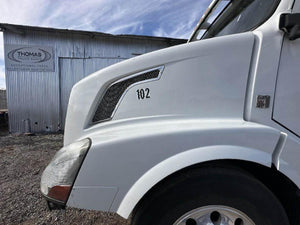 2013 VOLVO VNL Hood