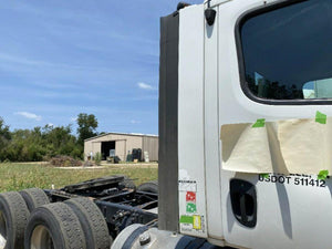 2017 FREIGHTLINER CASCADIA Side Fairing Cab Extender