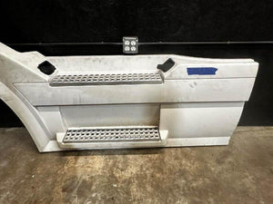 2014 VOLVO VNL Skirt Chassis Fairing