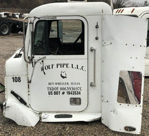 2000 FREIGHTLINER FLD Cab Assembly