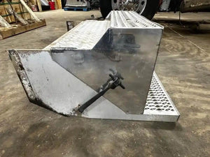 2012 PETERBILT 367 Battery Box