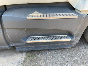 2020 INTERNATIONAL LT625 Side Fairing Cab Extender
